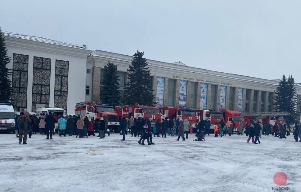 В Северодвинске проходит выставка пожарно-спасательной техники